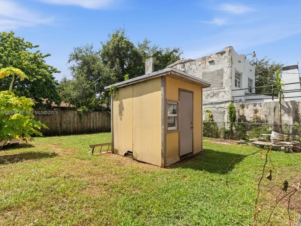 2118 NW 47th St Miami, FL 33142