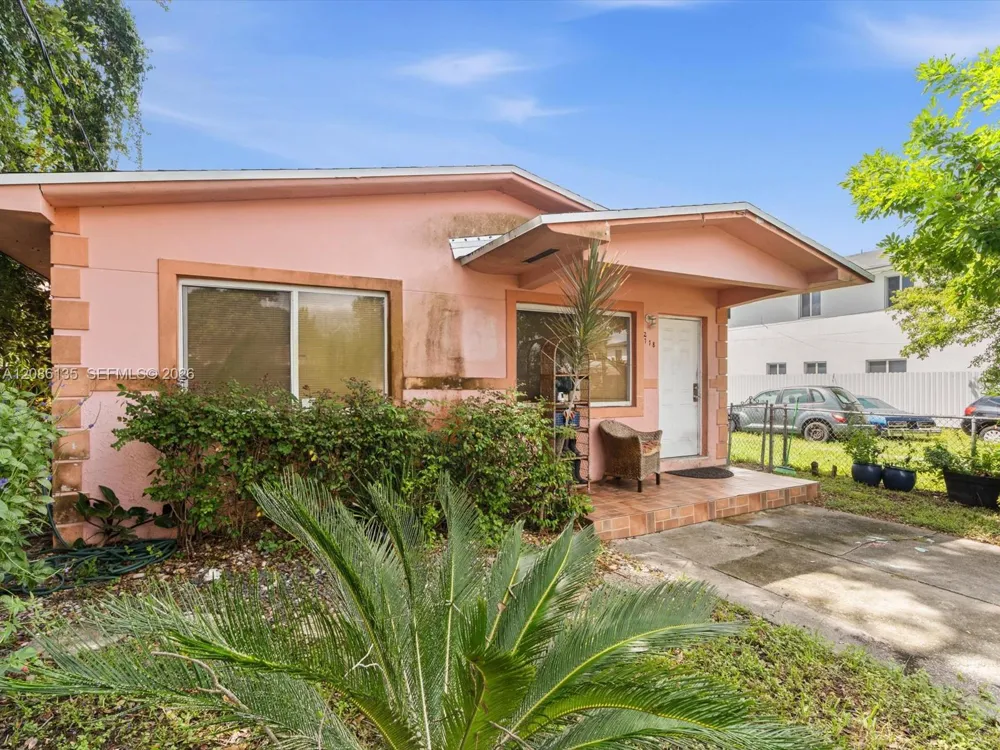 2118 NW 47th St Miami, FL 33142