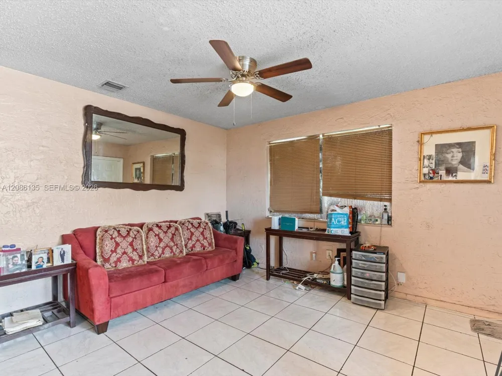 2118 NW 47th St Miami, FL 33142