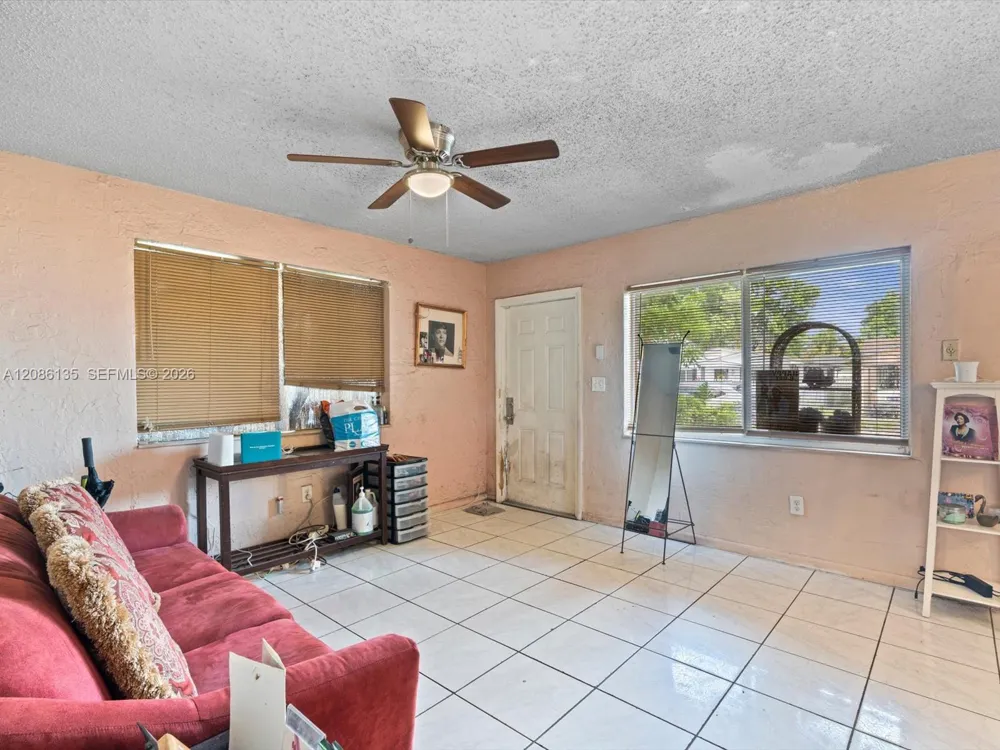 2118 NW 47th St Miami, FL 33142