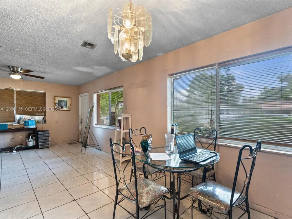 2118 NW 47th St Miami, FL 33142
