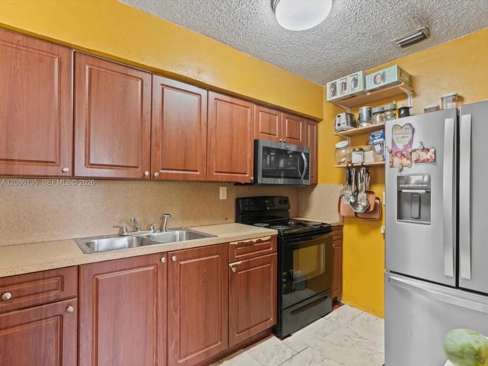 2118 NW 47th St Miami, FL 33142