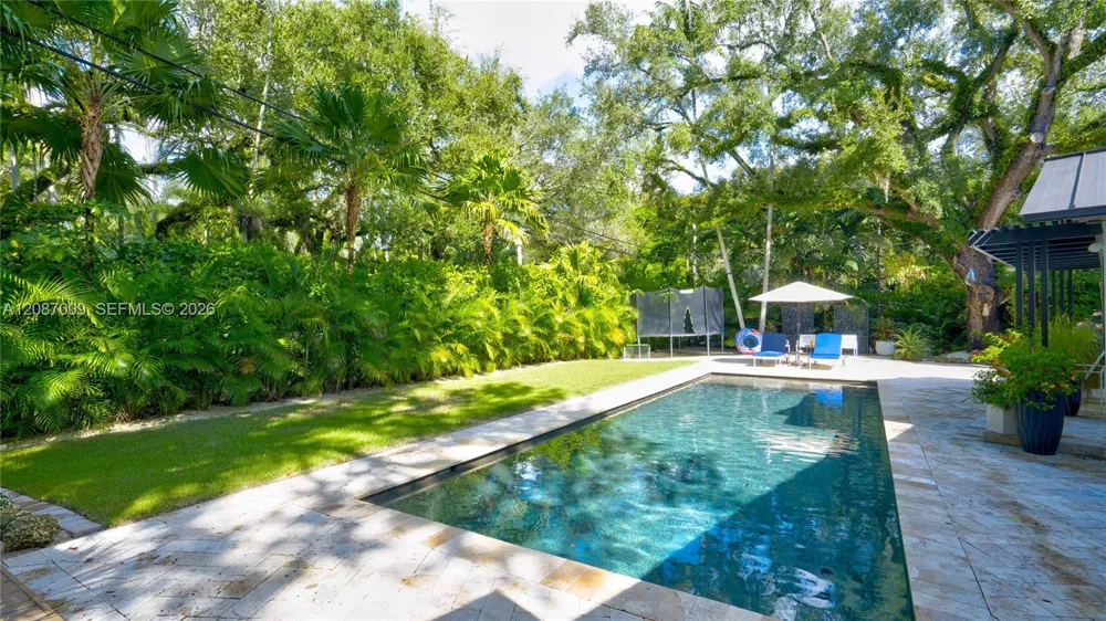 4080 Lybyer Ave Miami, FL 33133