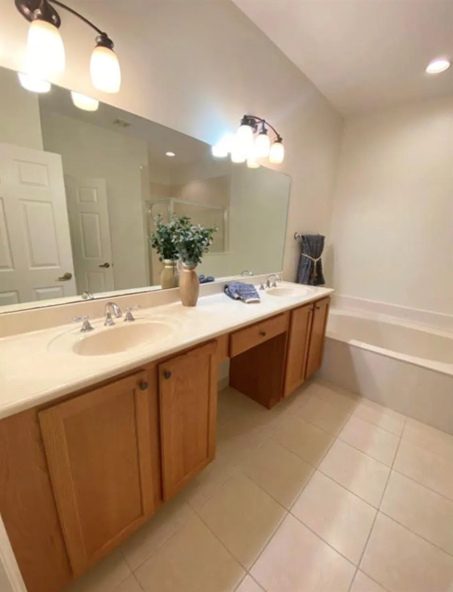 2097 WINGATE Bend Wellington, FL 33414