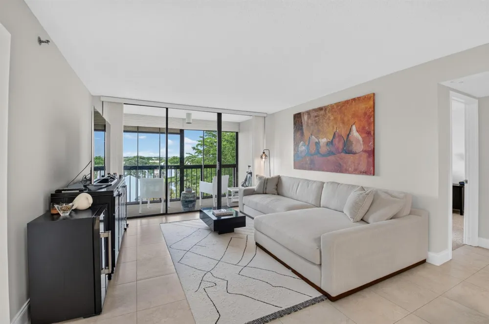 1863 Bridgewood Drive Boca Raton, FL 33434