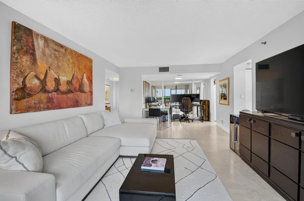 1863 Bridgewood Drive Boca Raton, FL 33434