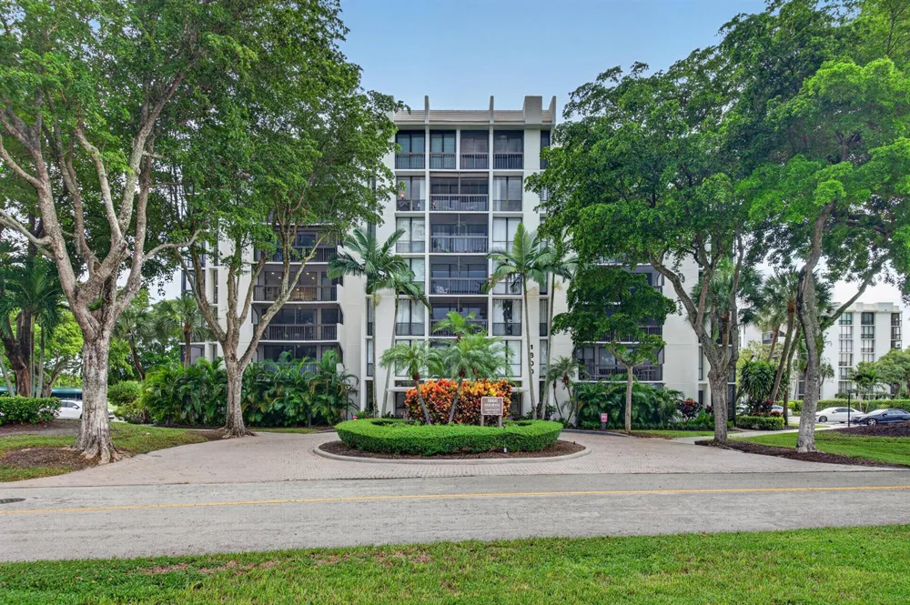 1863 Bridgewood Drive Boca Raton, FL 33434