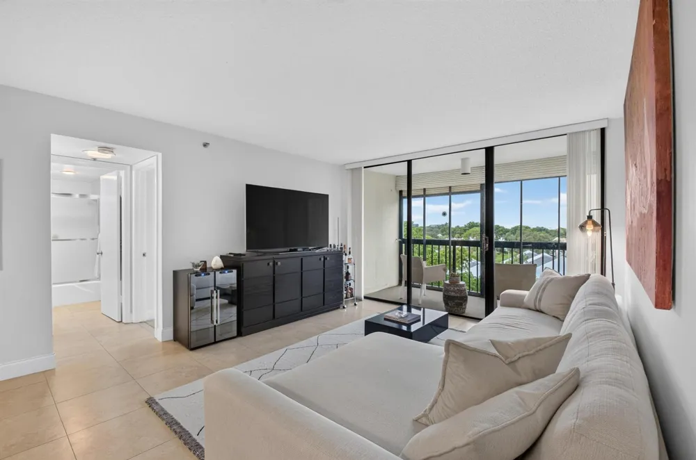 1863 Bridgewood Drive Boca Raton, FL 33434