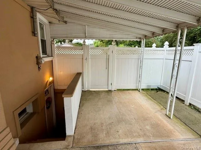 392 Coleridge Street Levittown, NY 11756