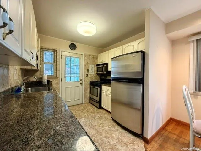 392 Coleridge Street Levittown, NY 11756