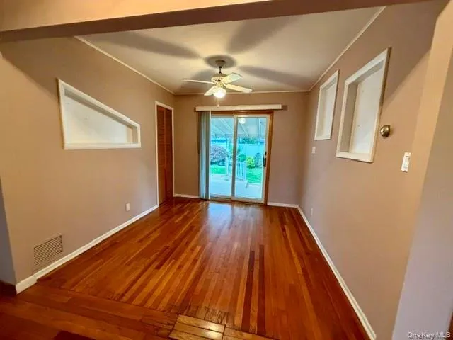 392 Coleridge Street Levittown, NY 11756