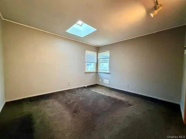 392 Coleridge Street Levittown, NY 11756