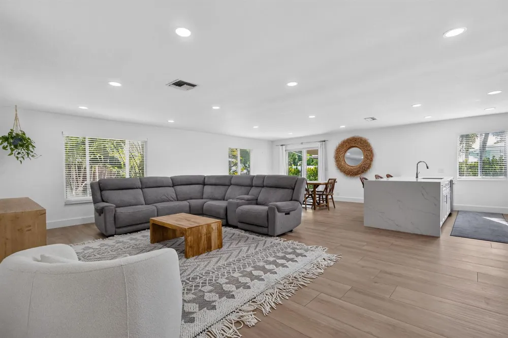 617 Heron Drive Delray Beach, FL 33444