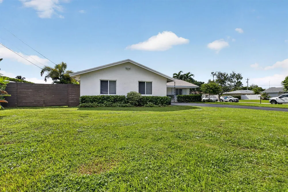617 Heron Drive Delray Beach, FL 33444