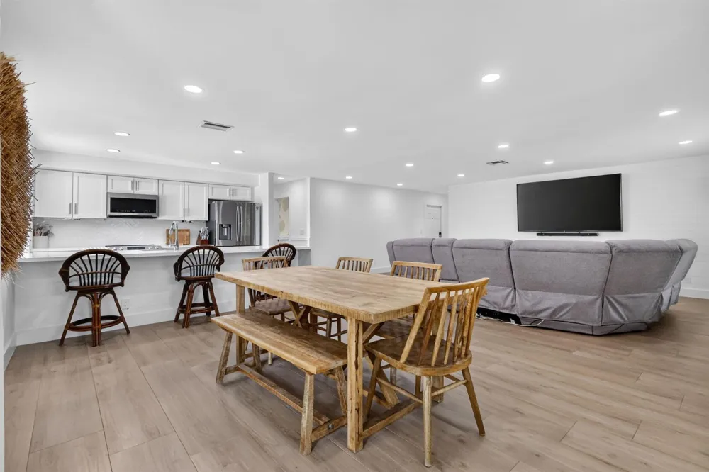 617 Heron Drive Delray Beach, FL 33444