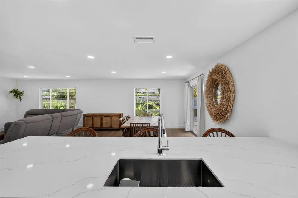 617 Heron Drive Delray Beach, FL 33444