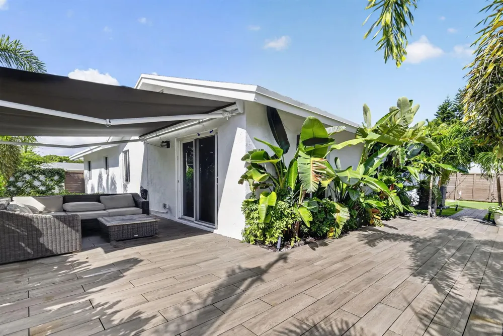 617 Heron Drive Delray Beach, FL 33444