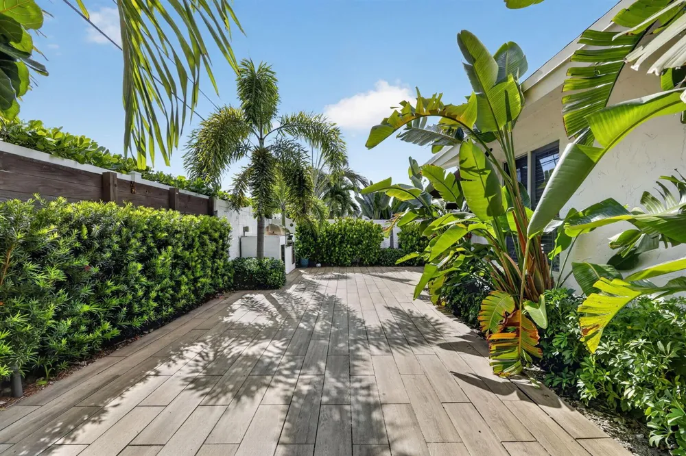 617 Heron Drive Delray Beach, FL 33444