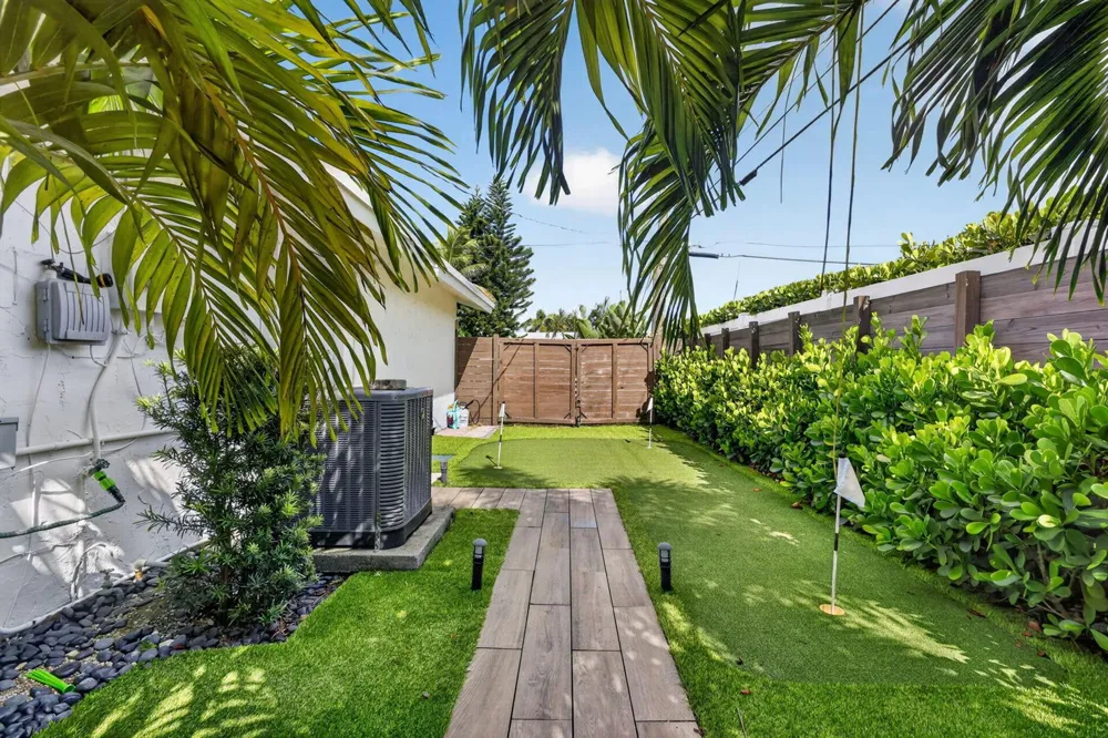 617 Heron Drive Delray Beach, FL 33444