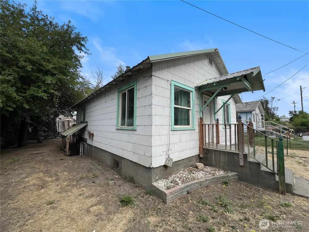 428 Garfield Street Omak, WA 98841