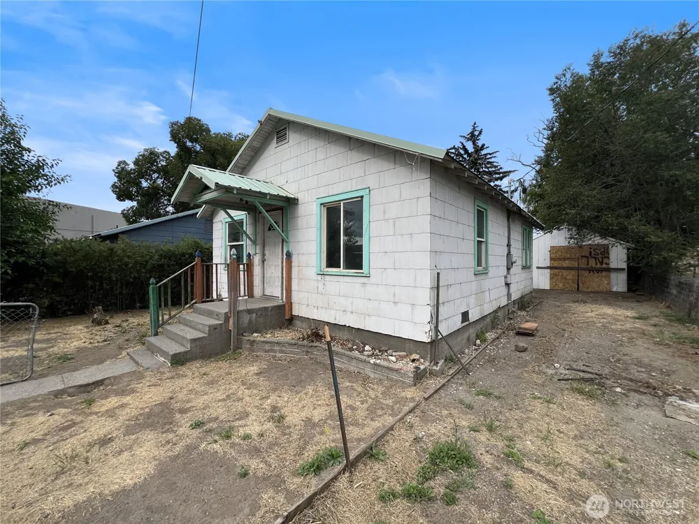 428 Garfield Street Omak, WA 98841