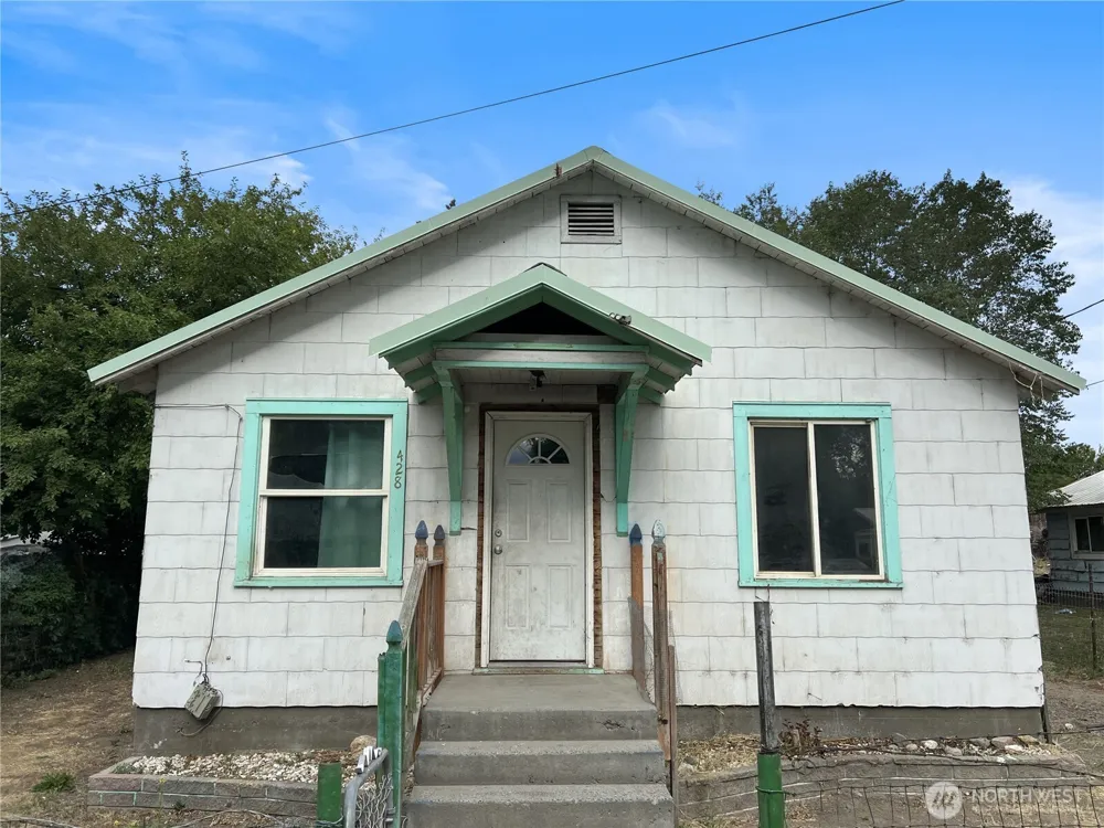 428 Garfield Street Omak, WA 98841