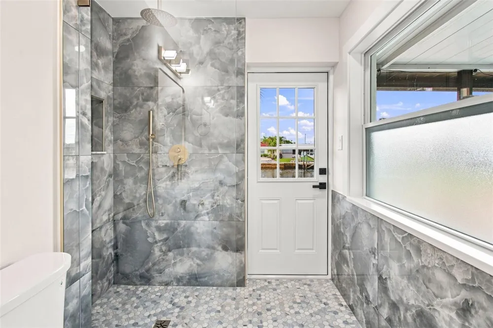 3915 HEADSAIL DRIVE New Port Richey, FL 34652