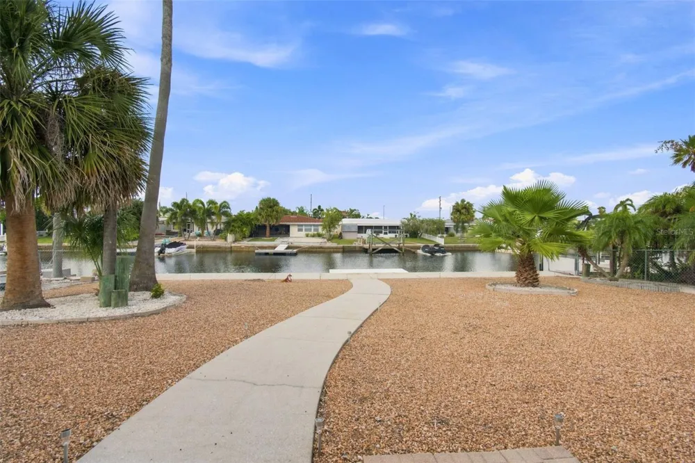 3915 HEADSAIL DRIVE New Port Richey, FL 34652