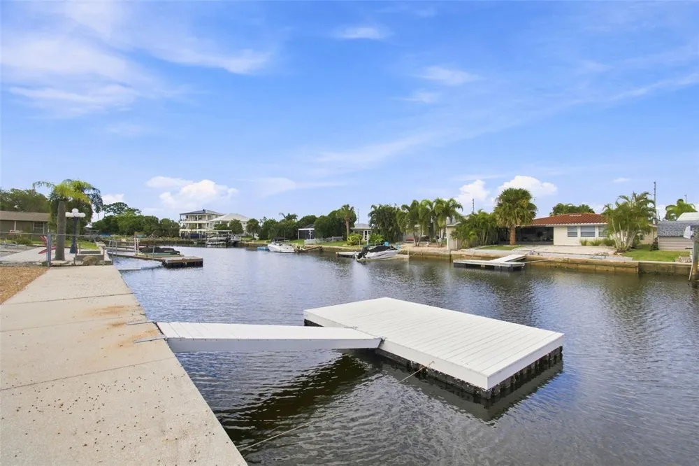 3915 HEADSAIL DRIVE New Port Richey, FL 34652