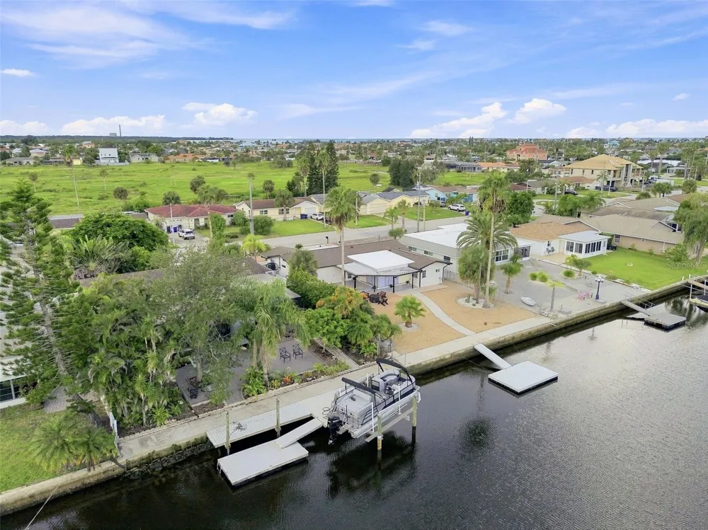 3915 HEADSAIL DRIVE New Port Richey, FL 34652