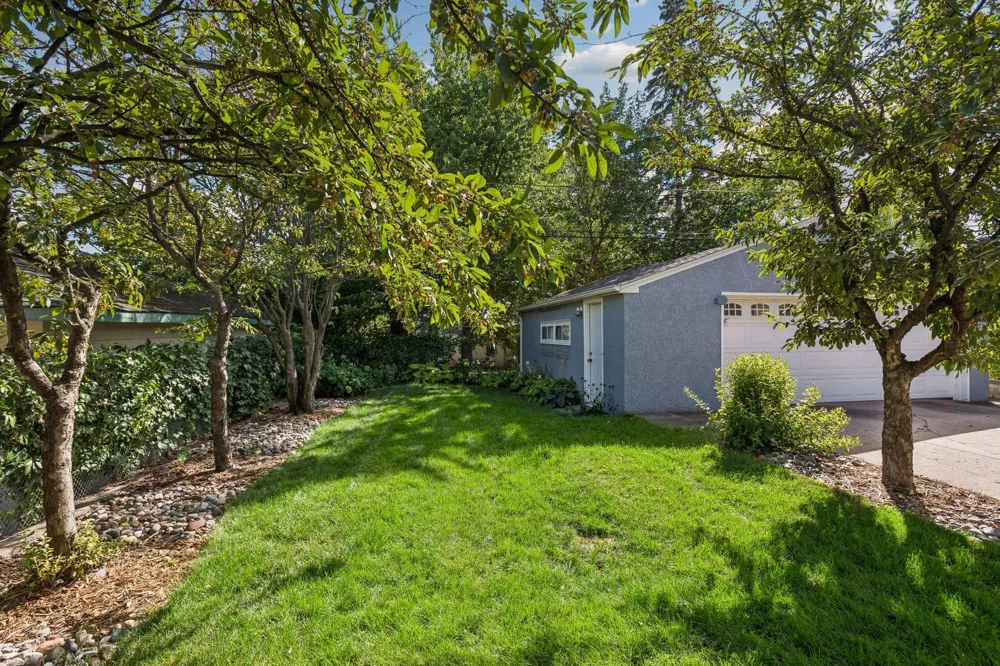 1020 Hoyt Avenue W Saint Paul, MN 55117