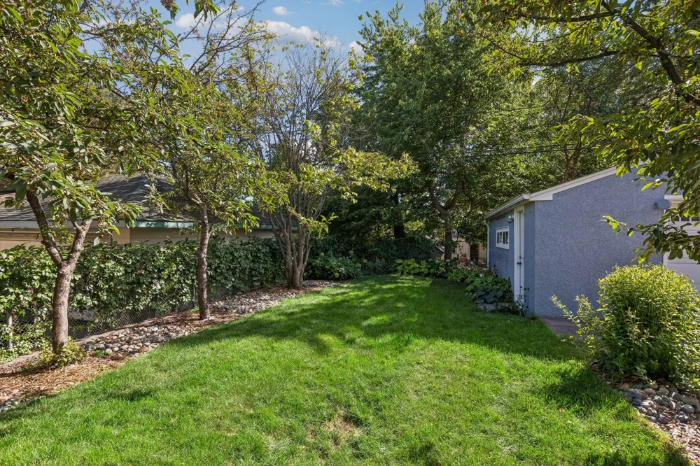 1020 Hoyt Avenue W Saint Paul, MN 55117