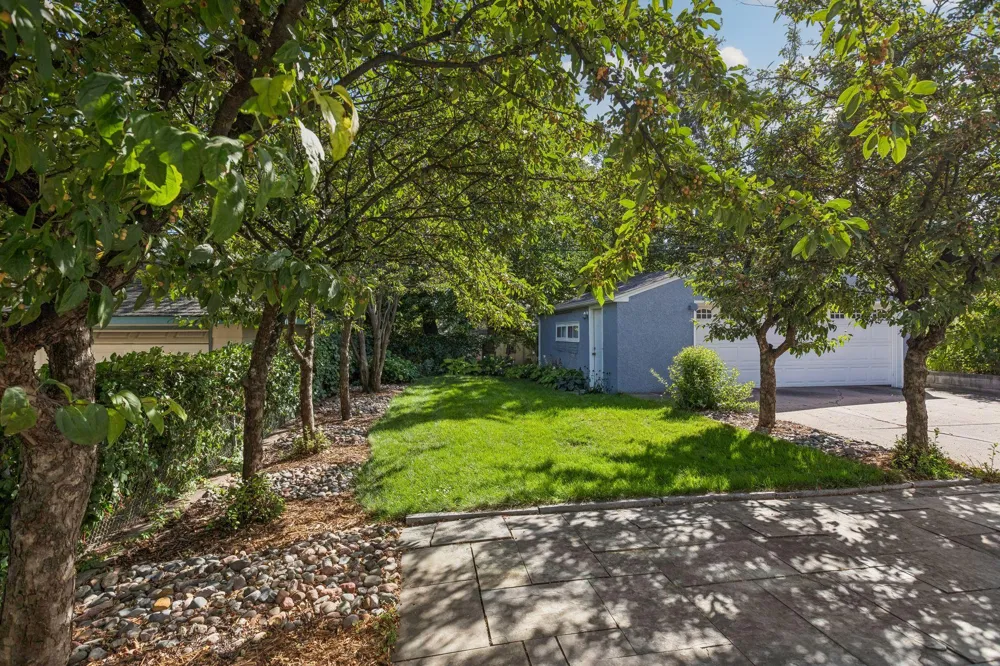 1020 Hoyt Avenue W Saint Paul, MN 55117
