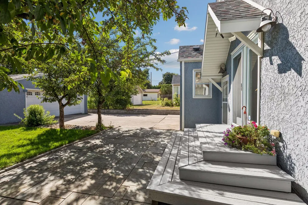 1020 Hoyt Avenue W Saint Paul, MN 55117