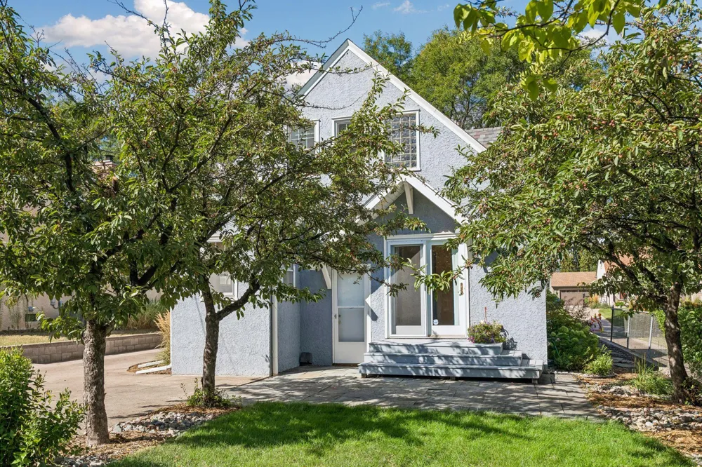 1020 Hoyt Avenue W Saint Paul, MN 55117