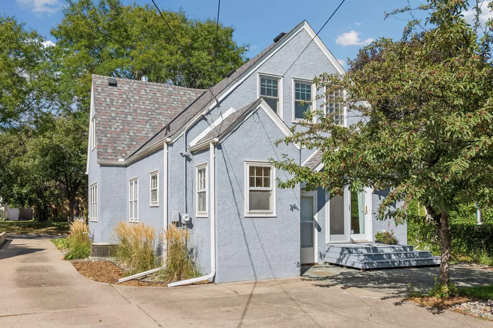 1020 Hoyt Avenue W Saint Paul, MN 55117