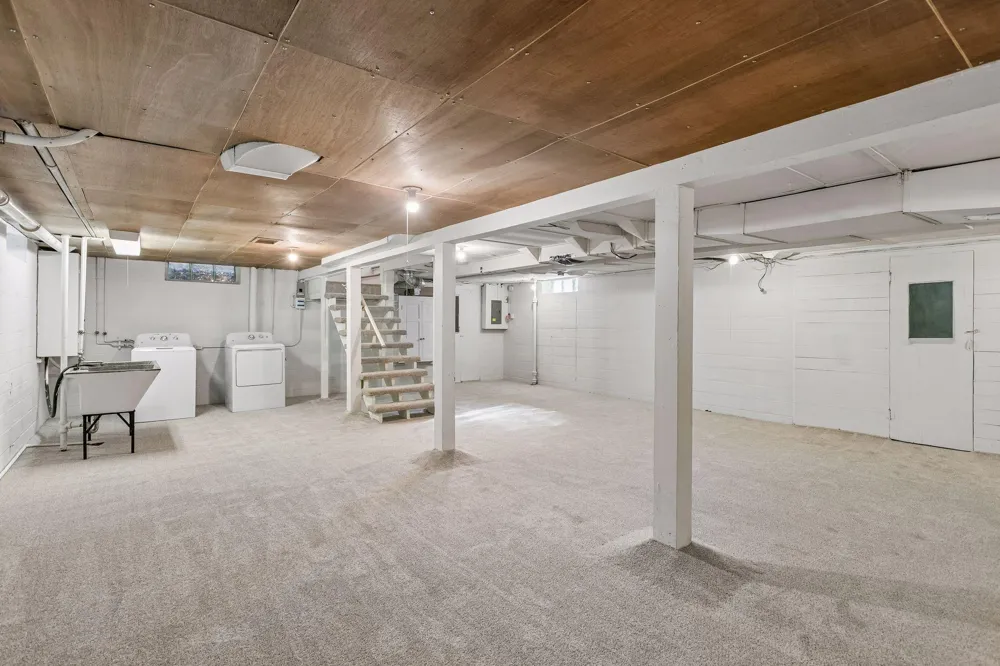 1020 Hoyt Avenue W Saint Paul, MN 55117