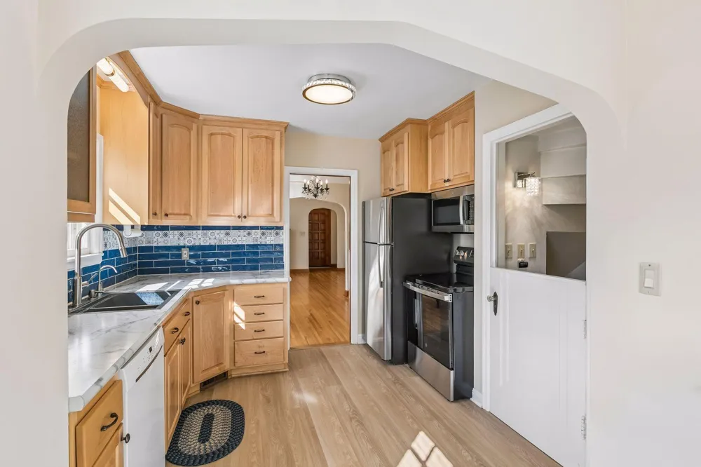 1020 Hoyt Avenue W Saint Paul, MN 55117