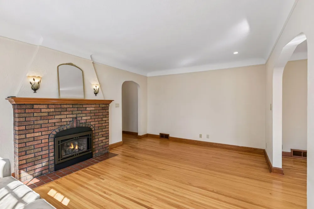 1020 Hoyt Avenue W Saint Paul, MN 55117
