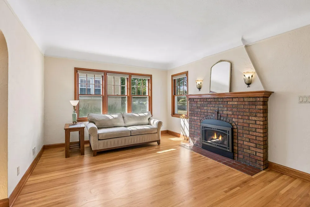 1020 Hoyt Avenue W Saint Paul, MN 55117