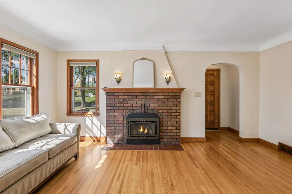 1020 Hoyt Avenue W Saint Paul, MN 55117