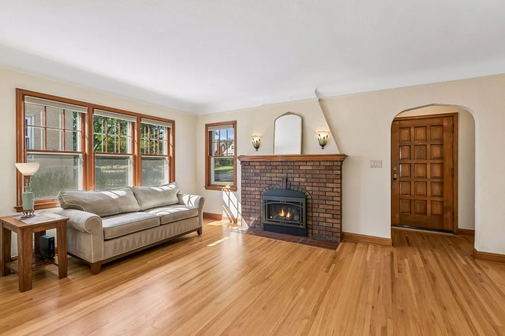 1020 Hoyt Avenue W Saint Paul, MN 55117