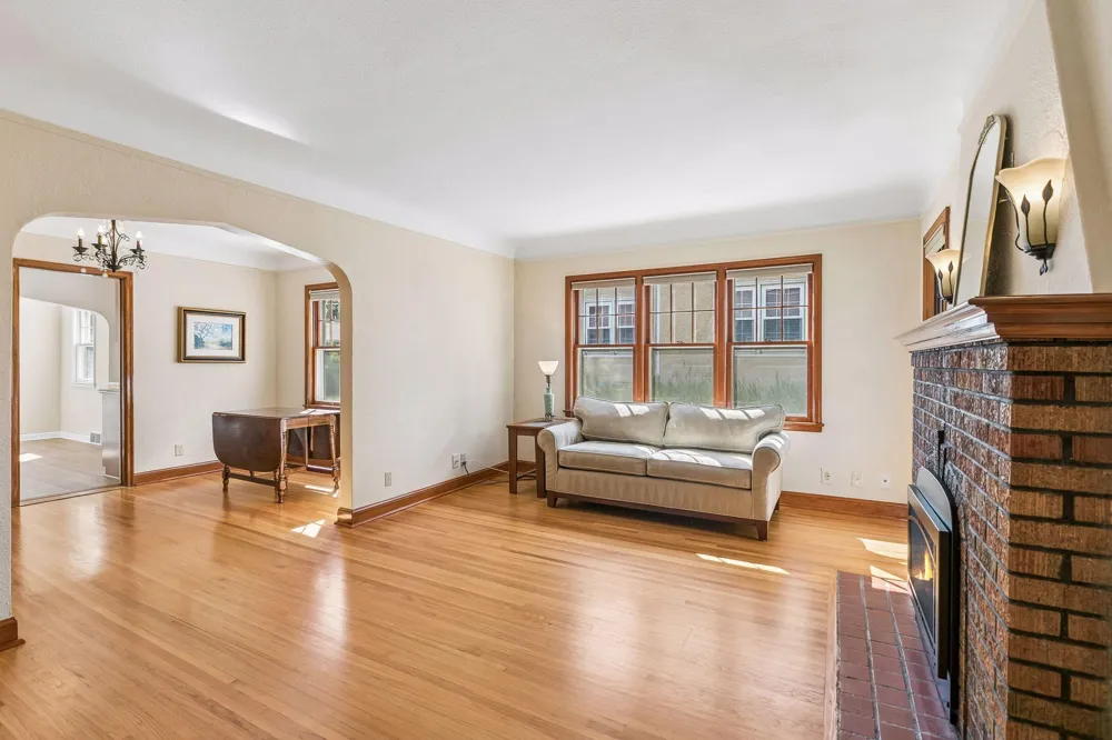 1020 Hoyt Avenue W Saint Paul, MN 55117