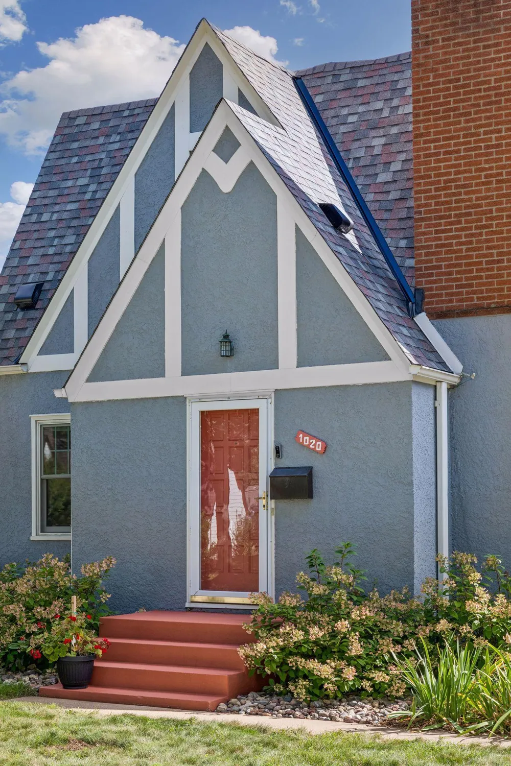 1020 Hoyt Avenue W Saint Paul, MN 55117