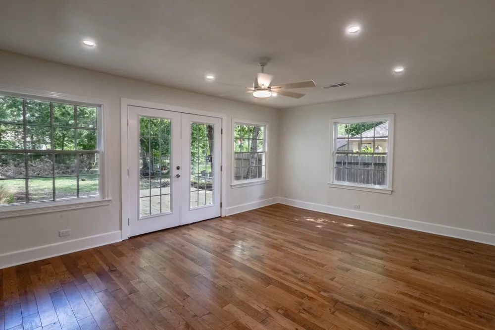 805 Maple Street Lockhart, TX 78644