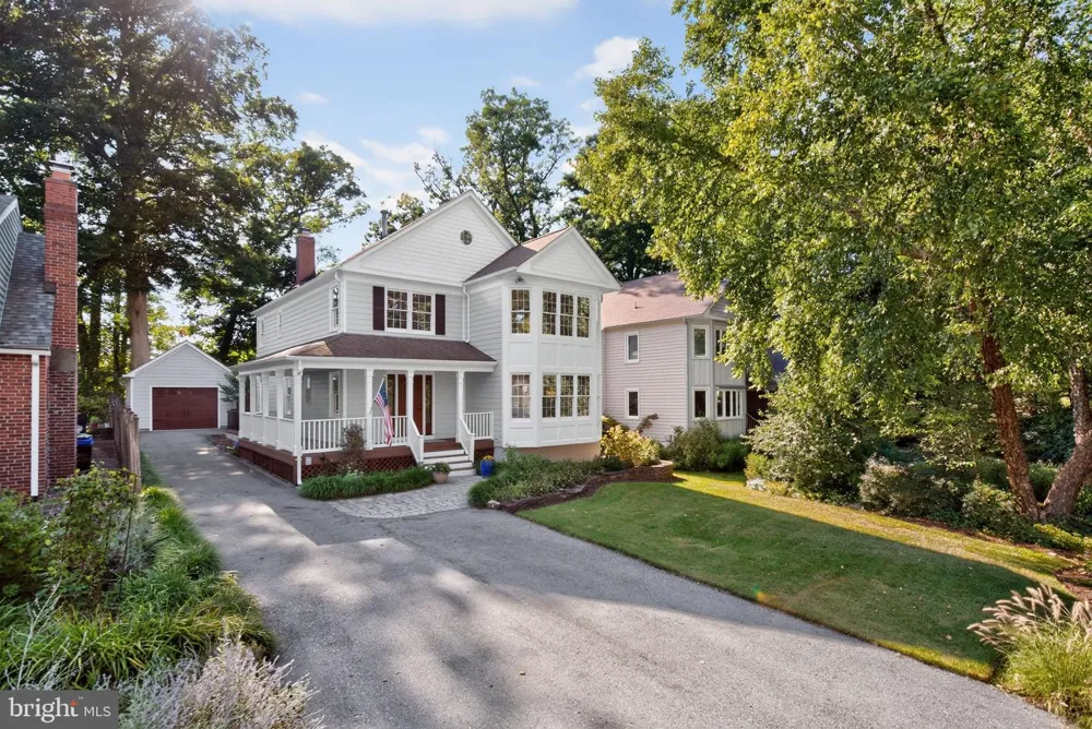 9818 ROSENSTEEL Silver Spring, MD 20910