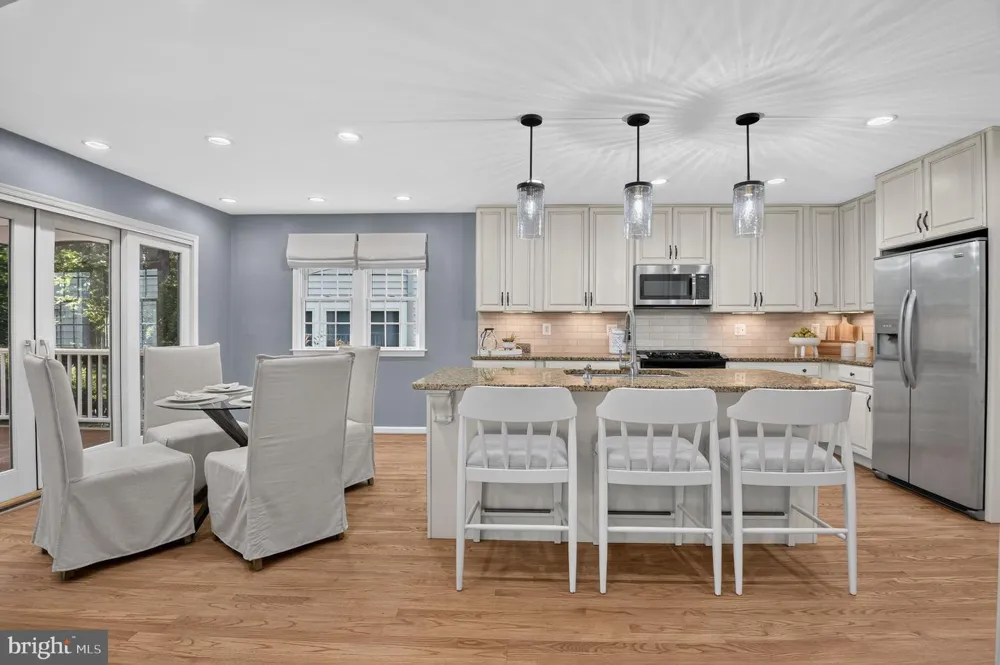 9818 ROSENSTEEL Silver Spring, MD 20910
