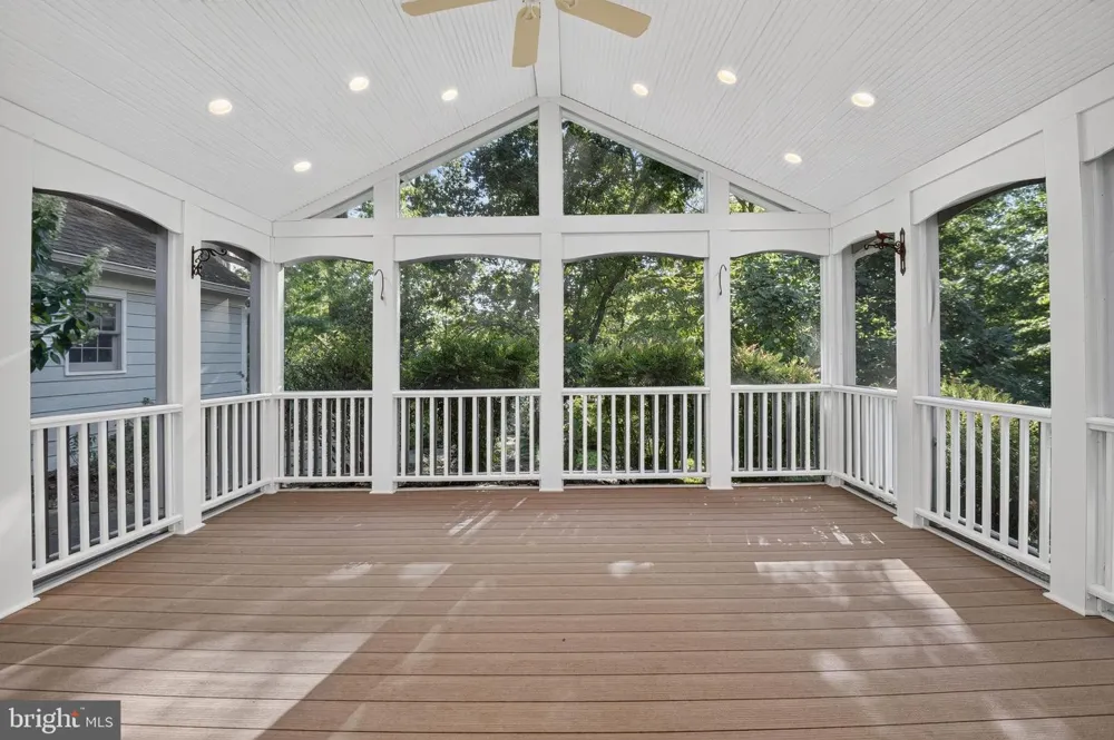 9818 ROSENSTEEL Silver Spring, MD 20910