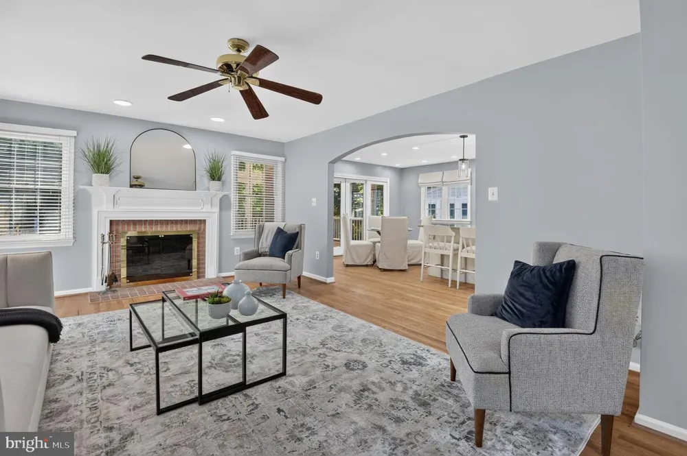 9818 ROSENSTEEL Silver Spring, MD 20910