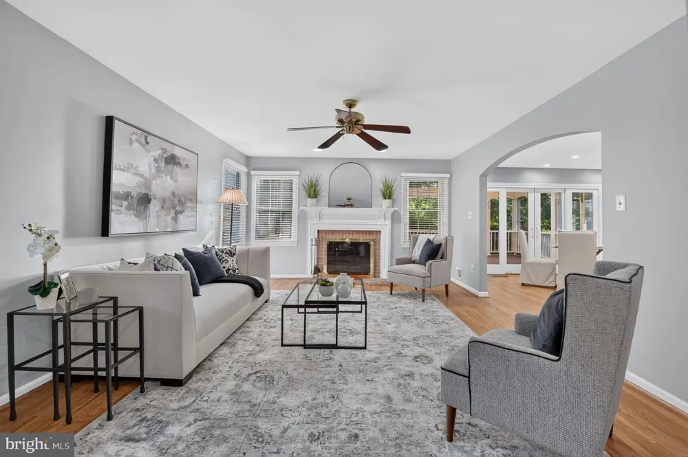 9818 ROSENSTEEL Silver Spring, MD 20910